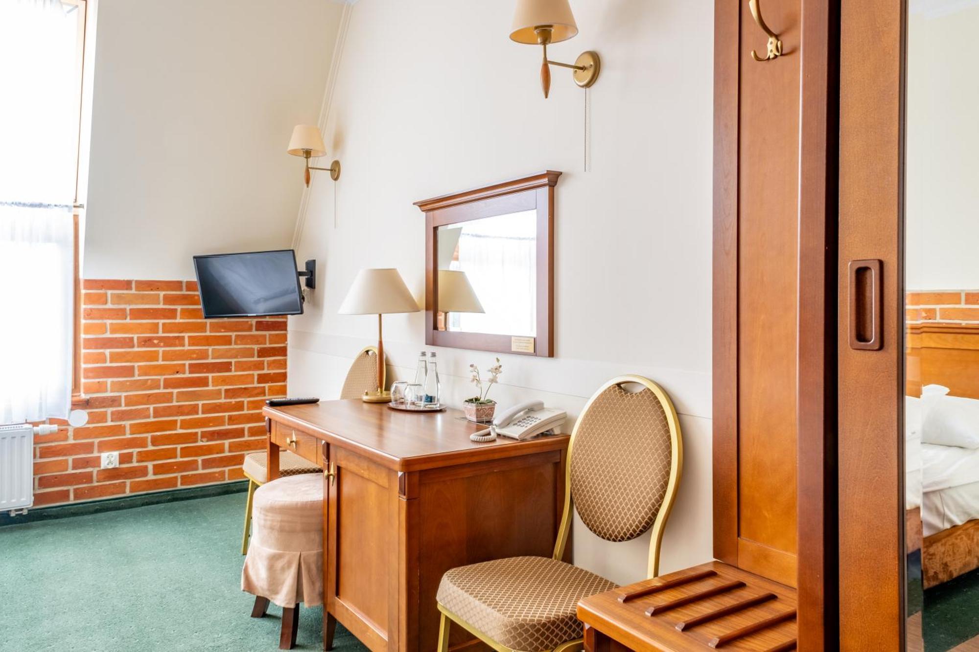Hotel Szymbark Dış mekan fotoğraf