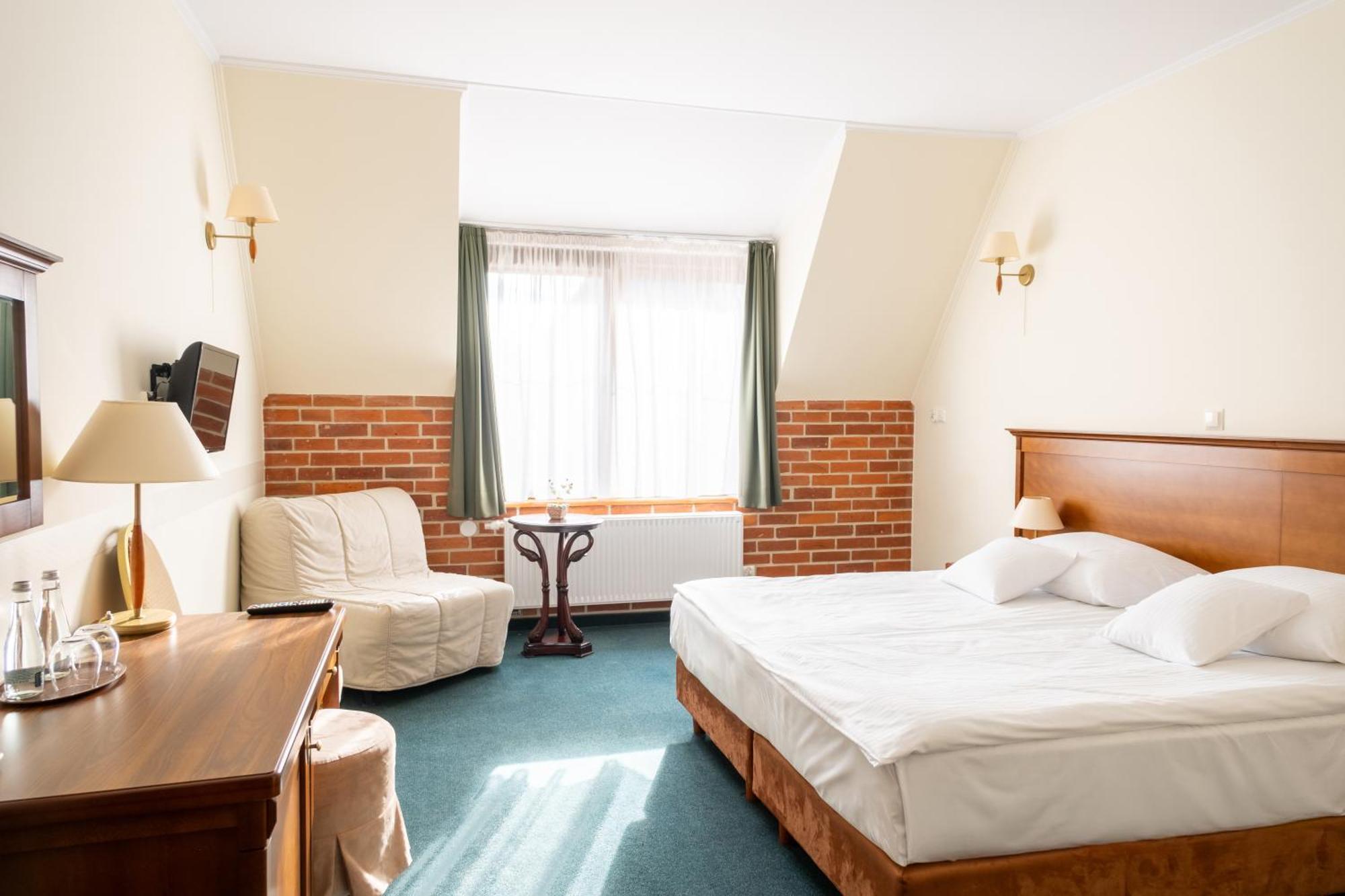 Hotel Szymbark Dış mekan fotoğraf