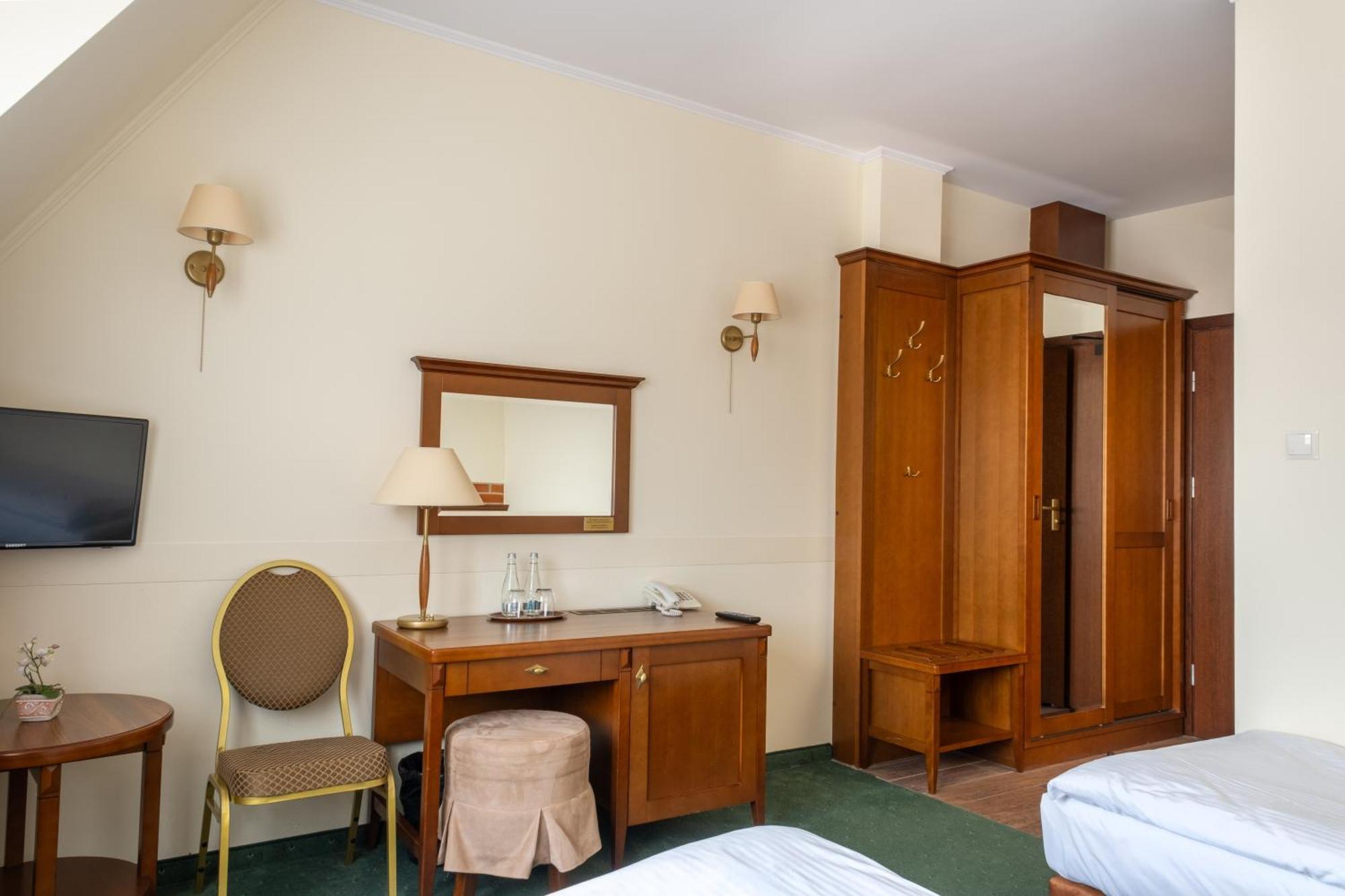 Hotel Szymbark Dış mekan fotoğraf